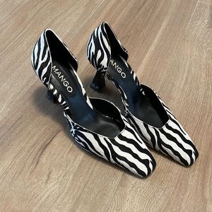 Mango Zebra Hair Pumps